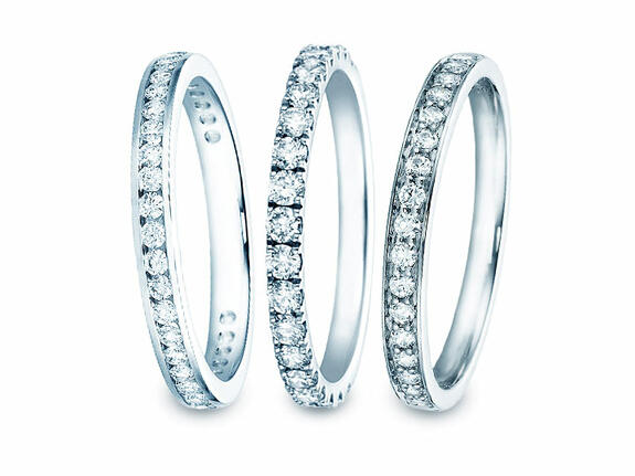 Bague eternity avec diamants pour des fiançailles
