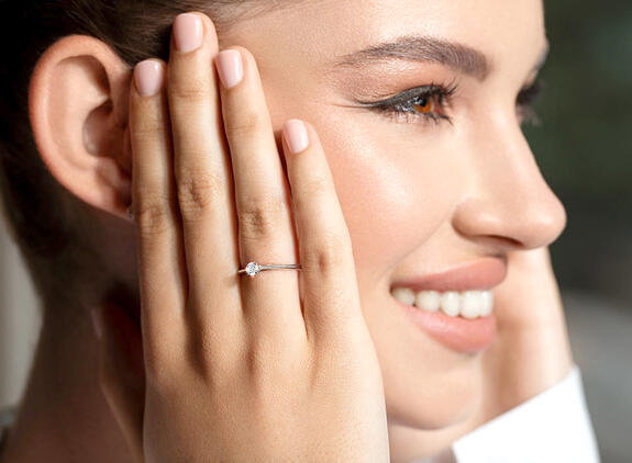 Disponibles immédiatement - bagues de fiançailles en 72 h par express