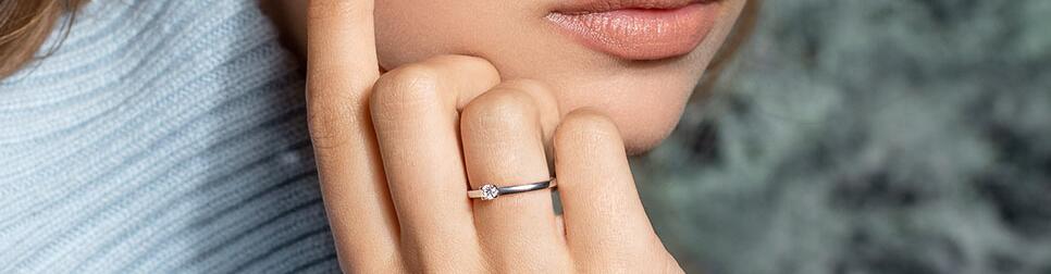 Bagues de fiançailles avec diamant à bas prix à partir de 129 €