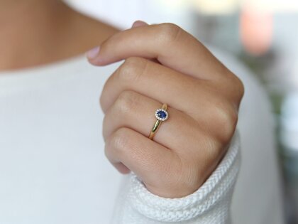 Bague de fiançailles Jolie dans 14K or jaune avec saphir 0,25ct et diamants 0,06ct