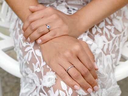 Bague de fiançailles Jolie en 9K or blanc avec saphir 0,25ct et diamants 0,06ct