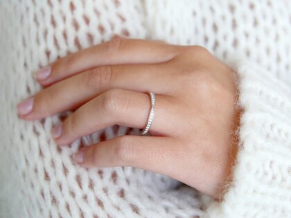 Bague de fiançailles V-Eternity en 14K or blanc avec diamants 0,22ct G/SI