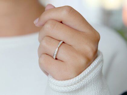 Bague de fiançailles V-Eternity en 14K or blanc avec diamants 0,30ct G/SI