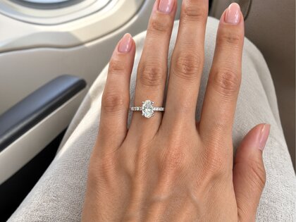 Bague de fiançailles Classic 4 Oval Pavé en 9K or blanc avec diamants naturels 0,87ct