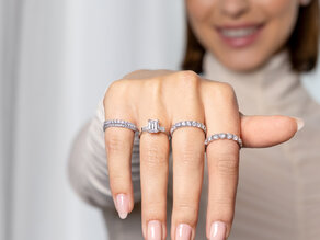 Bague de fiançailles Emerald Tapered Baguette en 14K or blanc avec diamants 0,41ct G/VS