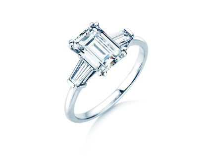 Bague de fiançailles Emerald Tapered Baguette