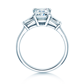 Bague de fiançailles Emerald Tapered Baguette