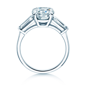 Bague de fiançailles Oval Tapered Baguette en 14K or blanc avec diamants 0,41ct G/SI