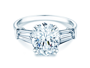 Bague de fiançailles Oval Tapered Baguette en 14K or blanc avec diamants 0,41ct G/SI