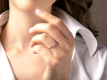 Bague de fiançailles Vivid Petite Cushion Cut en 14K or jaune avec diamants 0,20ct G/SI