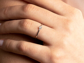 Bague de fiançailles Vivid Petite Emerald Cut en 14K or blanc avec diamants 0,10ct G/VS