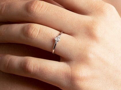 Bague de fiançailles Vivid Petite Oval Cut en 14K or blanc avec diamants 0,20ct G/SI