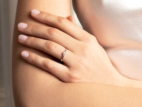 Bague de fiançailles Vivid Petite Radiant Cut en 14K or jaune avec diamants 0,20ct G/SI