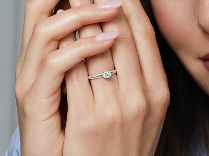 Bague de fiançailles Dynasty Petite dans 18K or blanc avec diamants 0,85ct G/SI