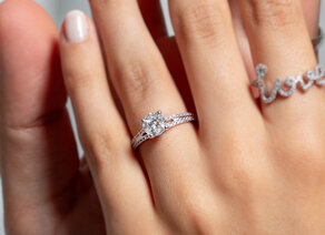 Bague de fiançailles Dynasty dans 18K or blanc avec diamants 1,27ct G/SI