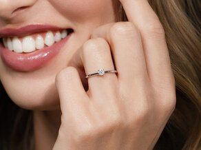 Bague de fiançailles Classic 4 en 9K or jaune avec diamant 0,20ct H/SI