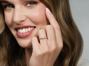 Bague de fiançailles Classic 4 en 9K or jaune avec diamant 0,20ct H/SI
