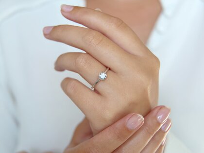 Bague de fiançailles Classic 4 dans 18K or blanc avec diamant 0,60ct H/SI