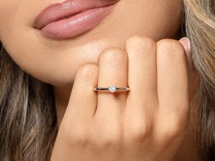 Bague de fiançailles Classic 6 en 9K or blanc avec diamant 0,15ct H/SI