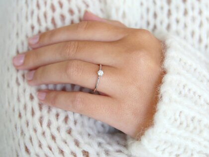 Bague de fiançailles Classic 6 en 9K or blanc avec diamant 0,15ct G/SI