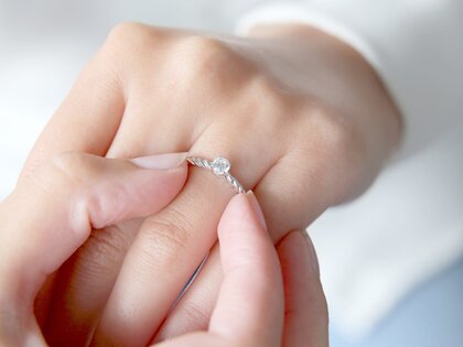 Bague de fiançailles Classic Loop en 9K or blanc avec diamant 0,25ct H/SI