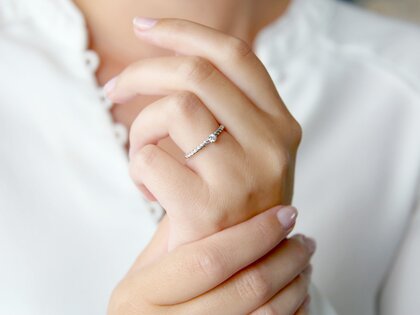 Bague de fiançailles Classic Loop en 9K or blanc avec diamant 0,10ct H/SI