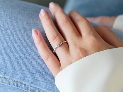 Bague de fiançailles Classic Loop en 18K or blanc avec diamant 0,15ct H/SI