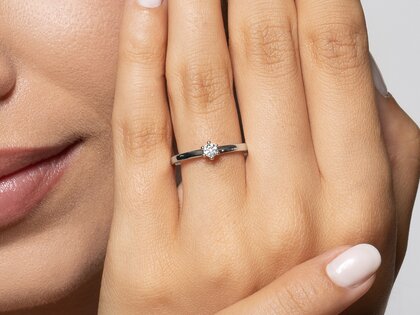 Bague de fiançailles Classic Petite dans 14K or blanc avec diamant 0,13ct G/SI