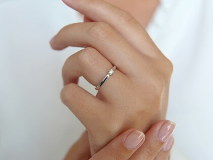 Bague de fiançailles Classic Petite dans 14K or blanc avec diamant 0,09ct G/SI
