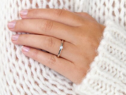 Bague de fiançailles Classic Petite dans 14K or blanc avec diamant 0,13ct G/SI