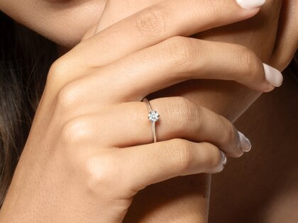 Bague de fiançailles Heaven 6 en 9K or blanc avec diamant 0,25ct H/SI