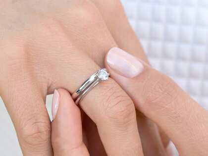Bague de fiançailles Heaven 6 en 9K or blanc avec diamant 0,60ct H/SI