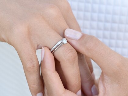 Bague de fiançailles Heaven 6 en 9K or blanc avec diamant de laboratoire 0,75ct E/VS