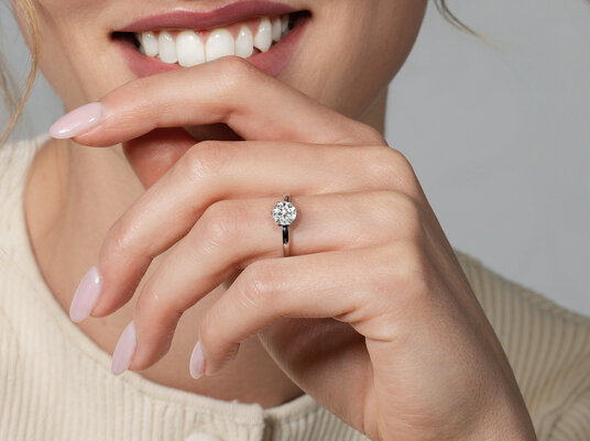 Bague de fiançailles Melody en 9K or blanc avec diamant 1,00ct