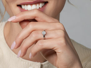 Bague de fiançailles Melody dans 14K or rose avec diamant 1,00ct G/IF
