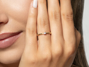 Bague de fiançailles Modern Petite dans 14K or jaune avec diamant 0,05ct G/SI