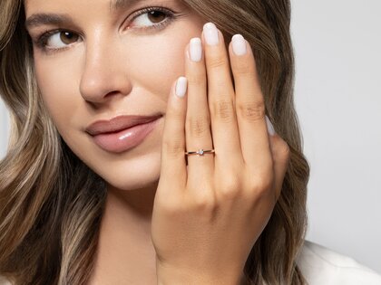 Bague de fiançailles Modern Petite dans 14K or rose avec diamant 0,05ct G/SI