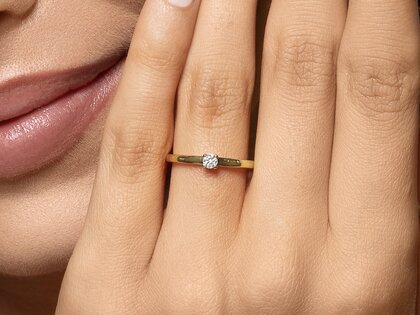Bague de fiançailles Modern Petite dans 14K or jaune avec diamant 0,08ct G/SI