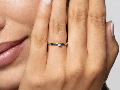 Bague de fiançailles Modern Petite dans 14K or blanc avec diamant 0,08ct G/SI