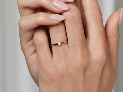 Bague de fiançailles Modern dans 18K or jaune avec diamant 0,07ct G/IF