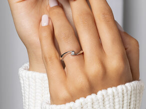 Bague de fiançailles Twist Petite dans 14K or jaune avec diamant 0,06ct G/SI