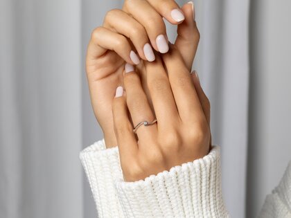 Bague de fiançailles Twist Petite dans 14K or blanc avec diamant 0,04ct G/SI