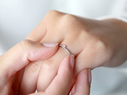 Bague de fiançailles Royal en 14K or blanc avec diamant 0,05ct H/SI