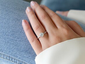 Bague de fiançailles Royal en 18K or blanc avec diamant 2,00ct D/IF
