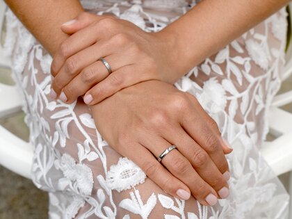 Bague de fiançailles Infinity dans 18K or blanc avec diamant 0,05ct G/VS