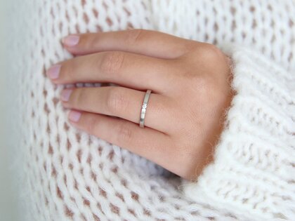 Bague de fiançailles Infinity dans 14K or blanc avec diamant 0,03ct H/SI