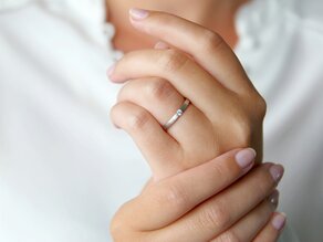 Bague de fiançailles Infinity dans 18K or blanc avec diamant 0,05ct G/VS