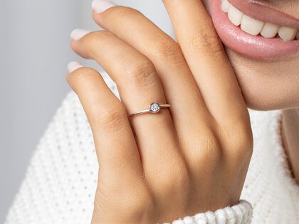 Bague de fiançailles Touch en 14K or blanc avec diamant 0,08ct D/IF