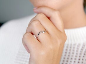 Bague de fiançailles Twist Petite dans 14K or blanc avec diamant 0,04ct G/SI