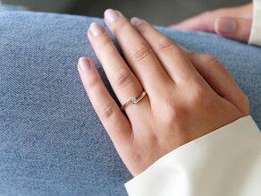 Bague de fiançailles Twist Petite dans 14K or blanc avec diamant 0,09ct G/SI